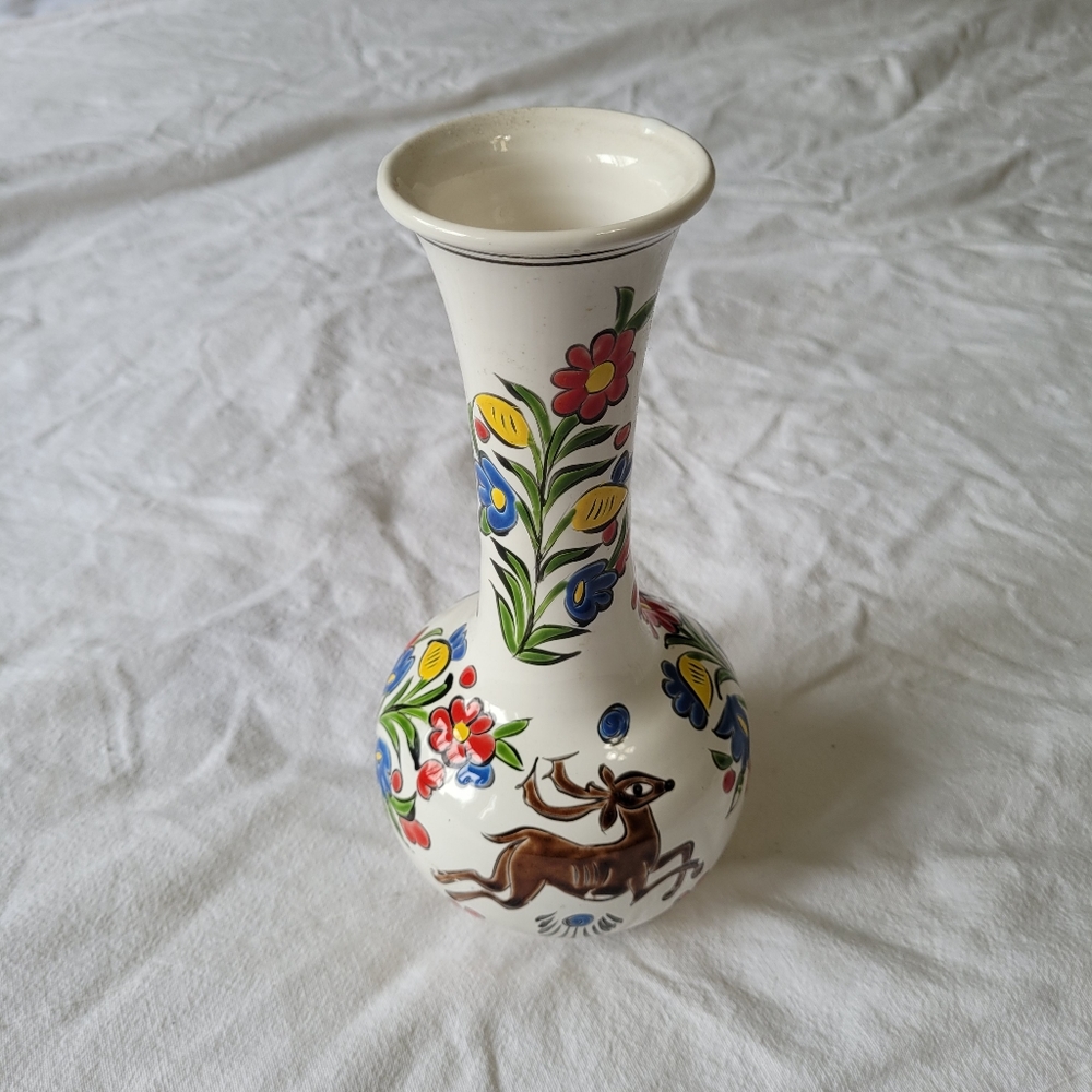 Vintage Handpainted Flower Vase Signed Daicaj Rondoj B59B Deer Floral Portugal